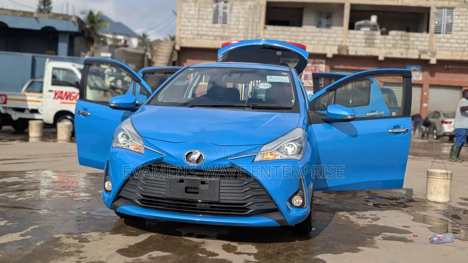 Toyota Vitz 1.5 FWD 5dr 2018 Blue