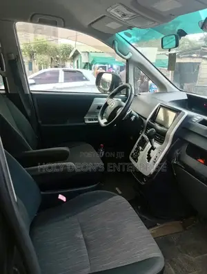 Toyota Voxy V 4WD 8-Seater 2012 Black