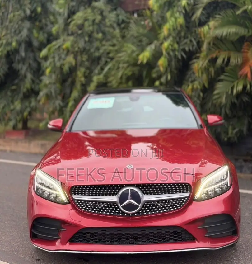 Mercedes-Benz C300 2020 Red