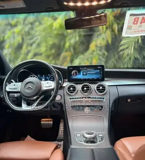 Mercedes-Benz C300 2020 Red