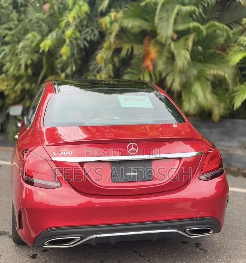 Mercedes-Benz C300 2020 Red