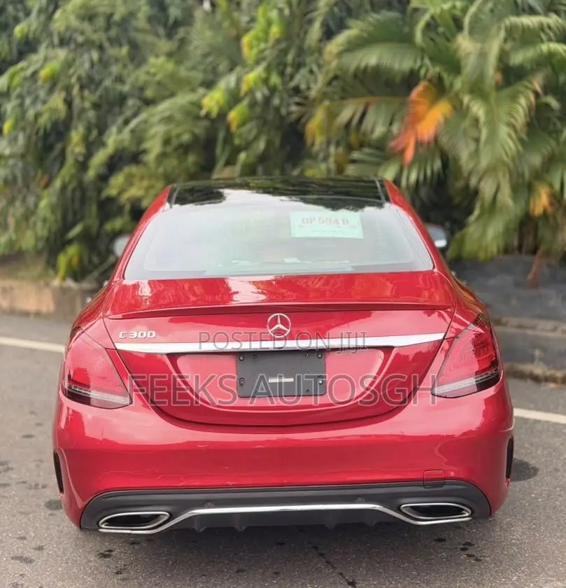 Mercedes-Benz C300 2020 Red