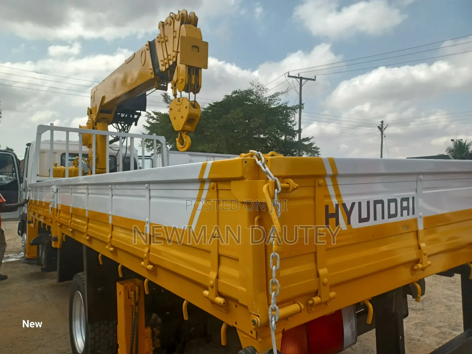 Hyundai Crane Truck