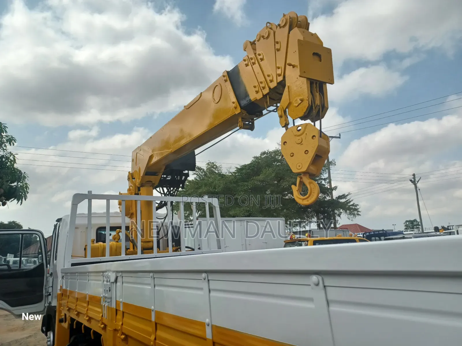 Hyundai Crane Truck