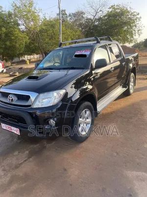 Toyota Hilux 2010 Black