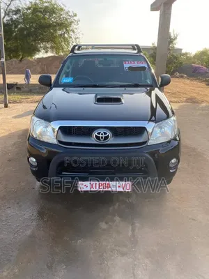 Toyota Hilux 2010 Black