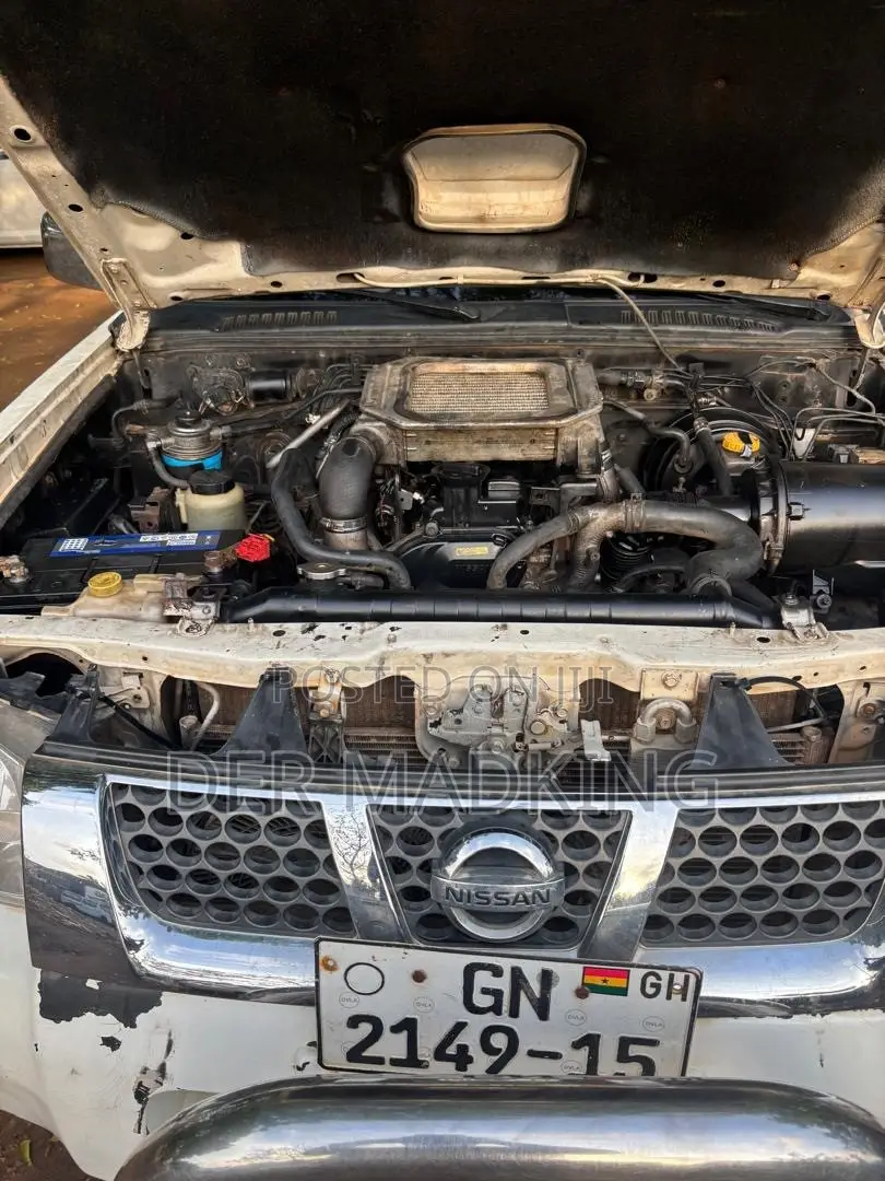 Nissan Hardbody 2015 White