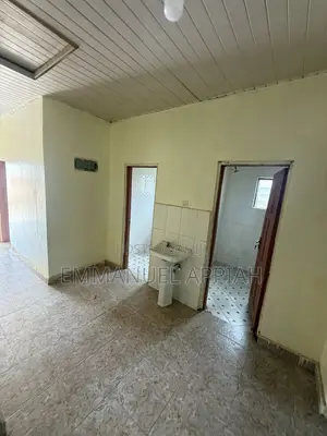 2bdrm Apartment in Awoshei Last Stop, Awoshie for rent