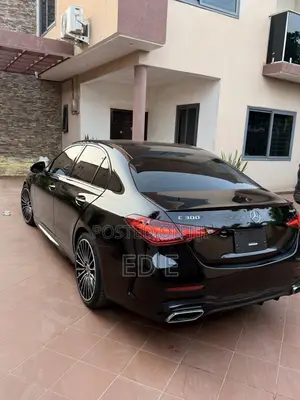 Mercedes-Benz C300 2025 Black