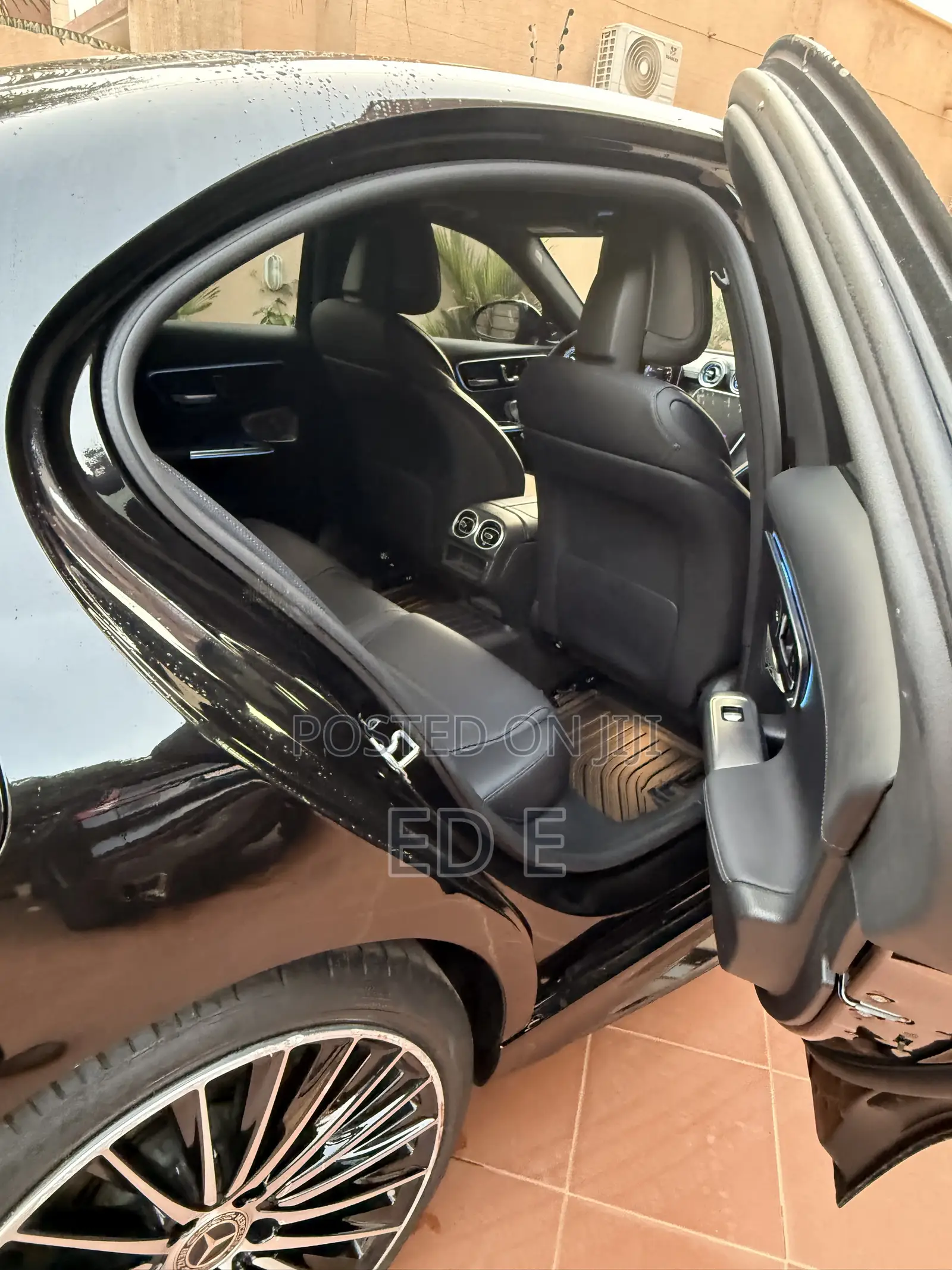 Mercedes-Benz C300 2025 Black