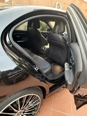 Mercedes-Benz C300 2025 Black