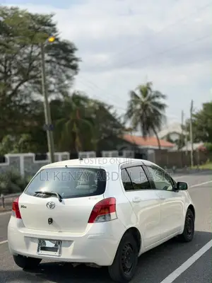 Toyota Vitz 2010 White
