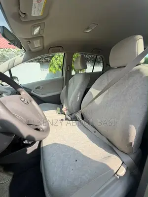 Toyota Vitz 2010 White