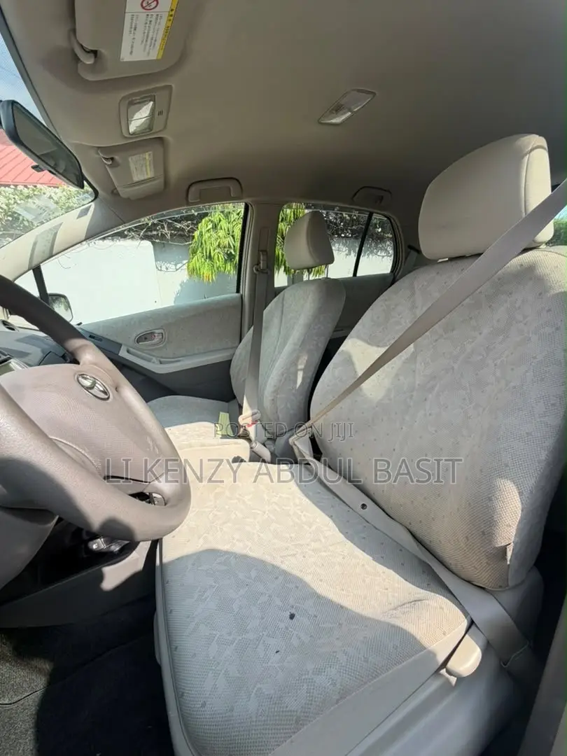 Toyota Vitz 2010 White