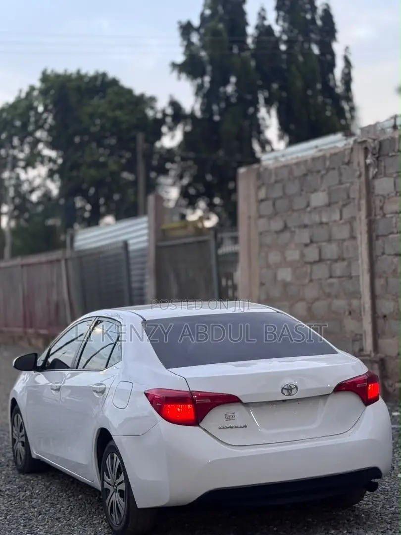 Toyota Corolla 2018 White