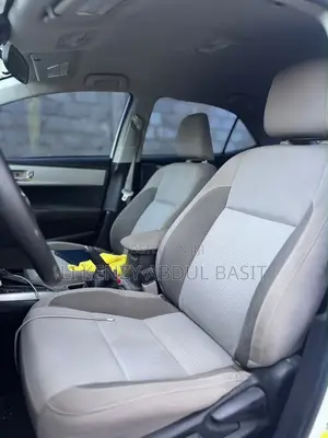 Toyota Corolla 2018 White