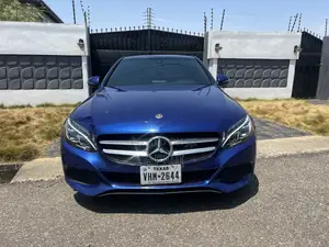 Mercedes-Benz C300 2018 Blue