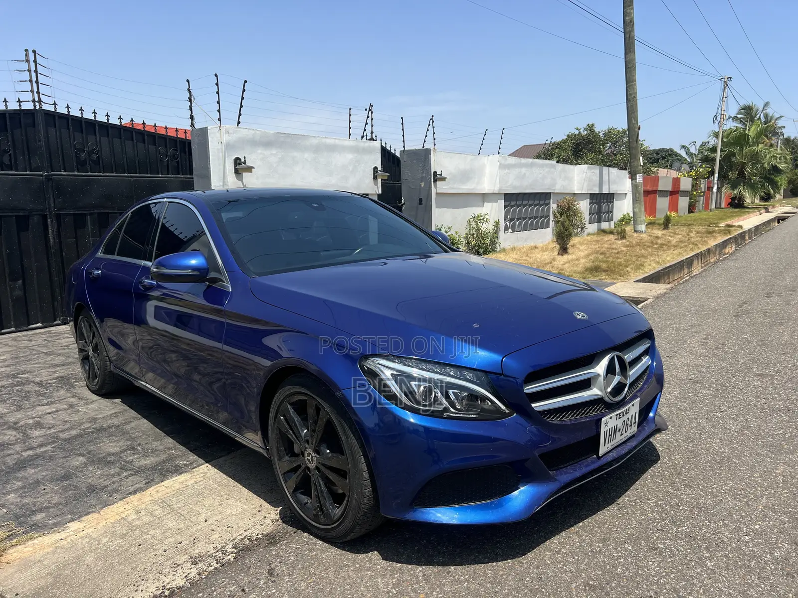 Mercedes-Benz C300 2018 Blue