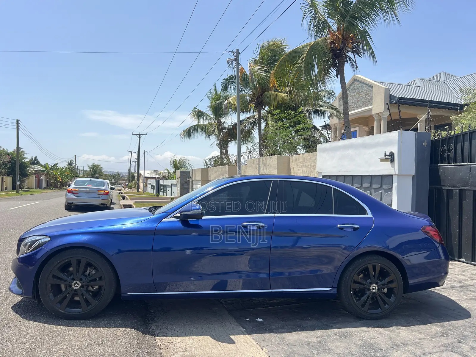 Mercedes-Benz C300 2018 Blue