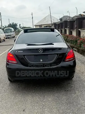 Mercedes-Benz C300 Base Sedan RWD (2.0L 4cyl 7A) 2017 Black