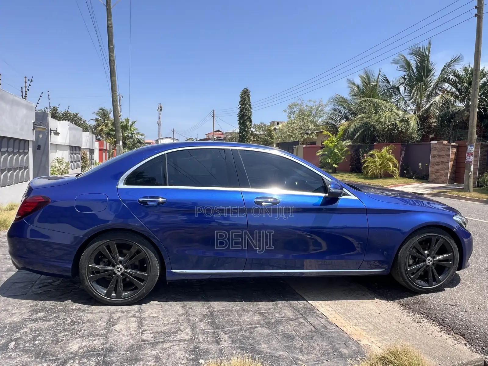 Mercedes-Benz C300 2018 Blue