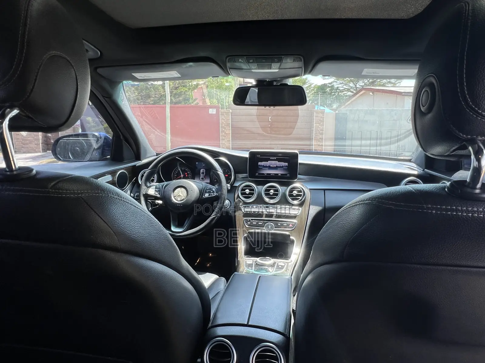 Mercedes-Benz C300 2018 Blue