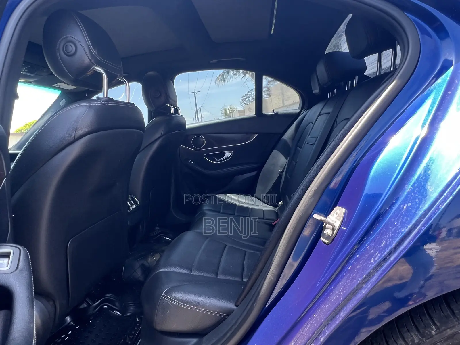 Mercedes-Benz C300 2018 Blue