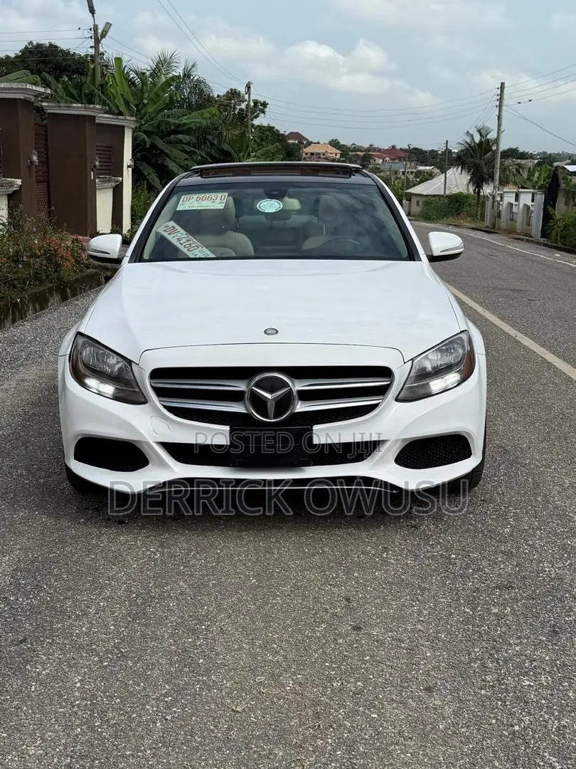 Mercedes-Benz C300 Base 4dr RWD Sedan (2.0L 4cyl 7A) 2015 White