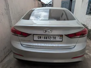 Hyundai Elantra 2017 Silver