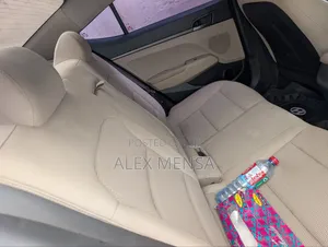 Hyundai Elantra 2017 Silver