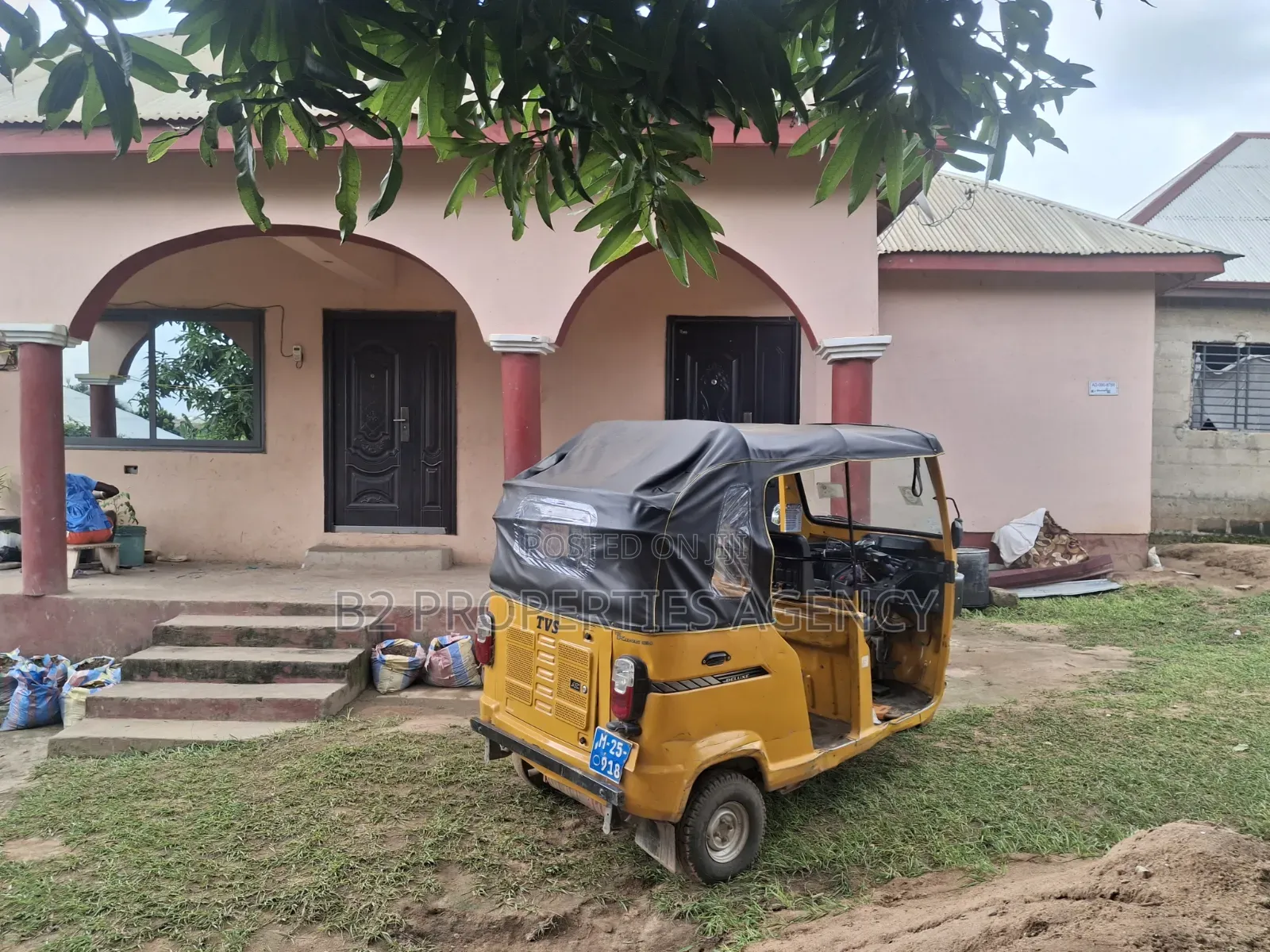 Furnished 5bdrm House in B2 Properties Agency, Kumasi Metropolitan