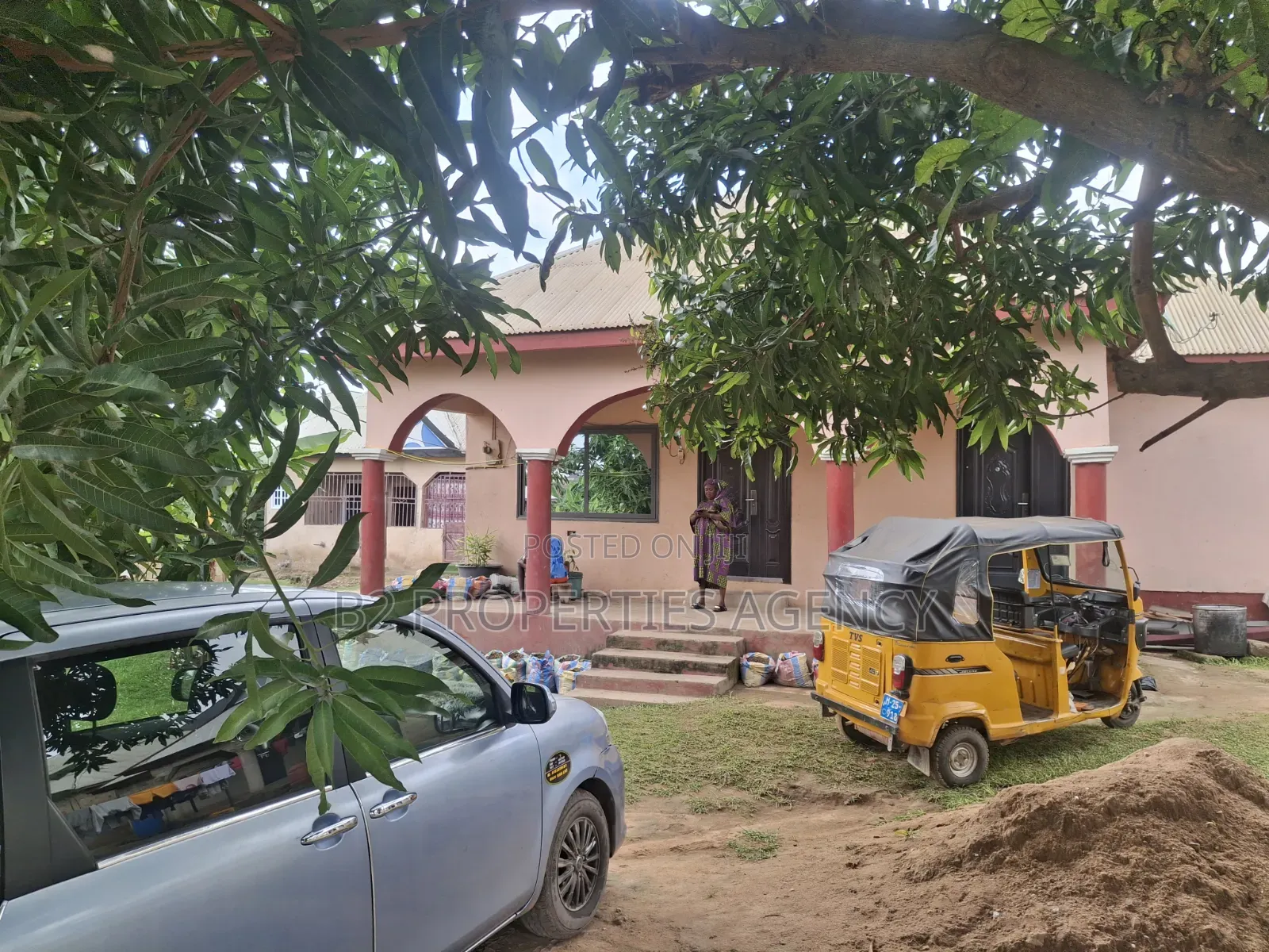 Furnished 5bdrm House in B2 Properties Agency, Kumasi Metropolitan
