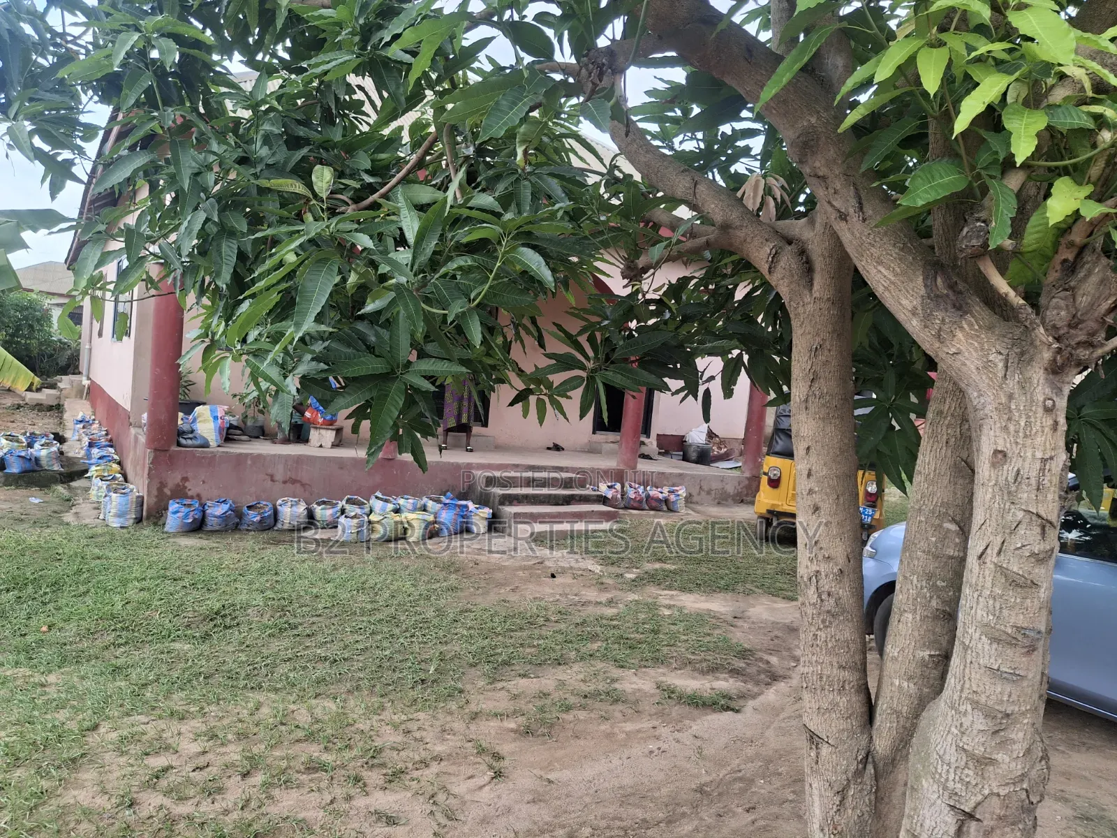Furnished 5bdrm House in B2 Properties Agency, Kumasi Metropolitan