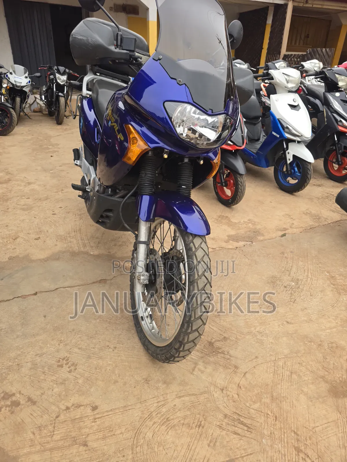 Honda Transalp XL600V 2015 Blue