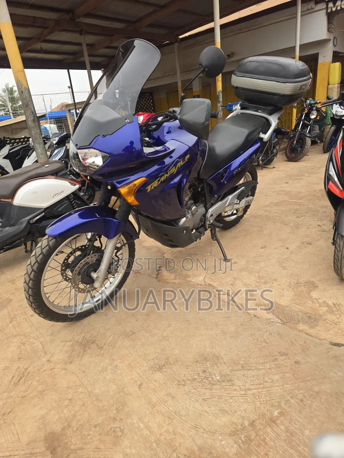 Honda Transalp XL600V 2015 Blue