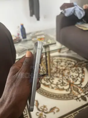 Apple iPhone 15 256 GB White