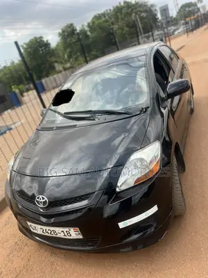 Toyota Yaris 2010 Black