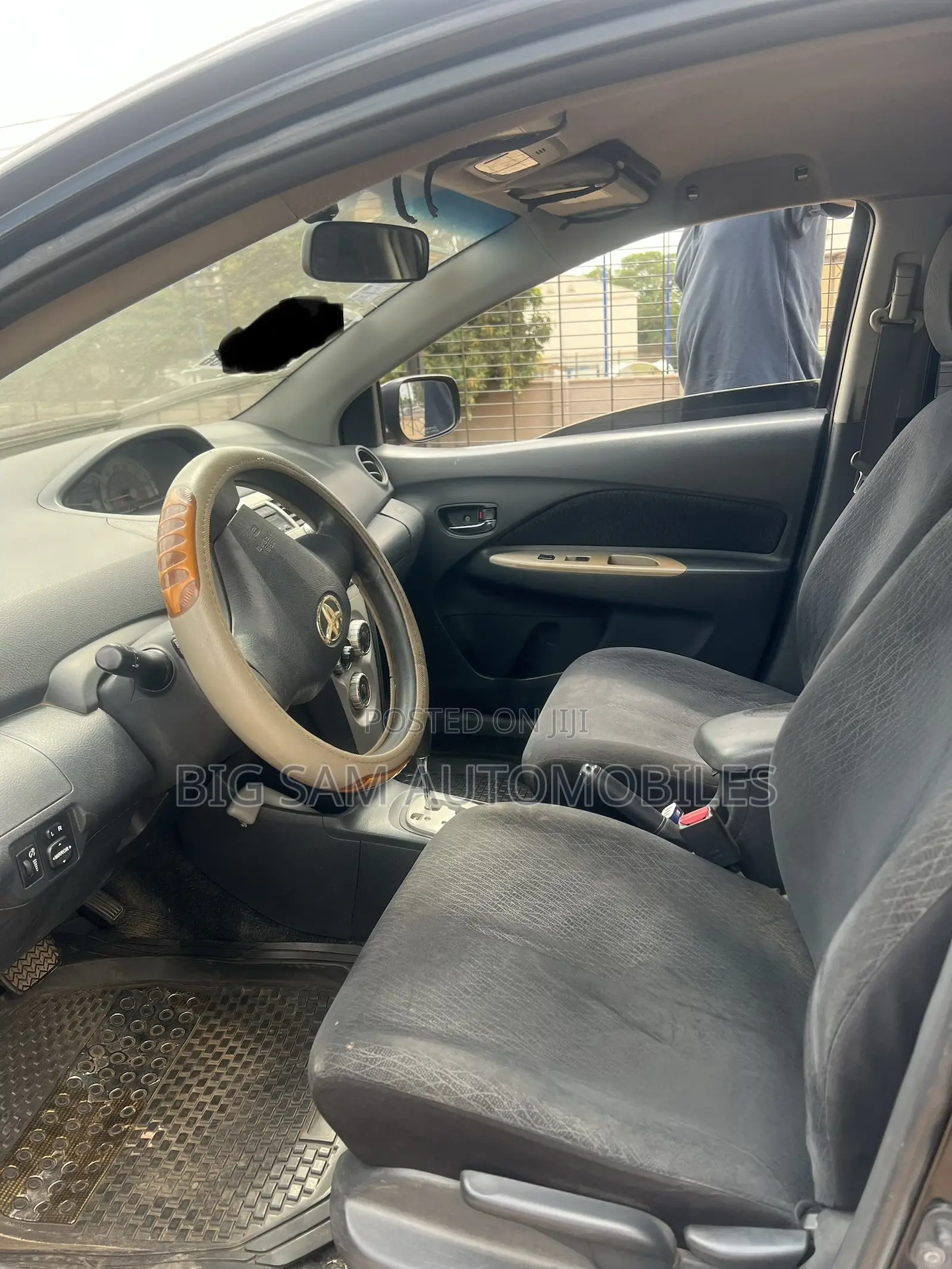 Toyota Yaris 2010 Black