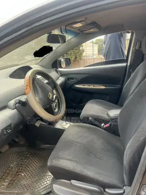 Toyota Yaris 2010 Black