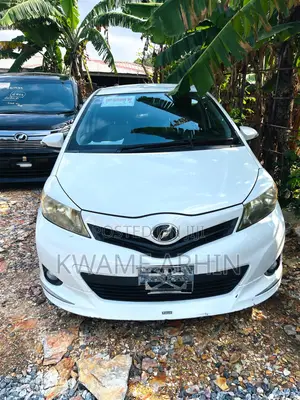 Toyota Vitz 1.3 FWD 5dr 2012 White