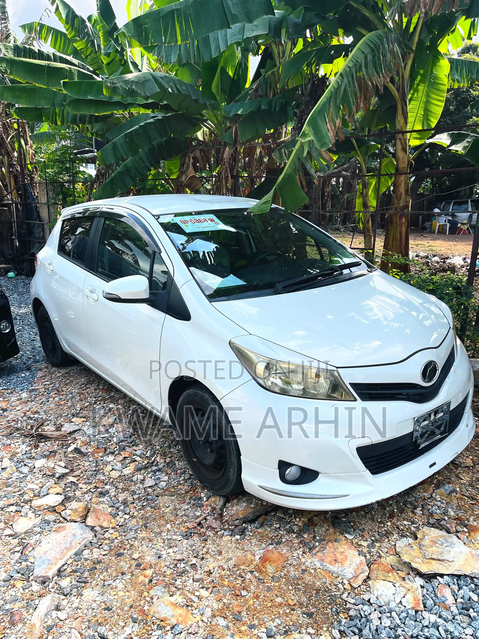 Toyota Vitz 1.3 FWD 5dr 2012 White