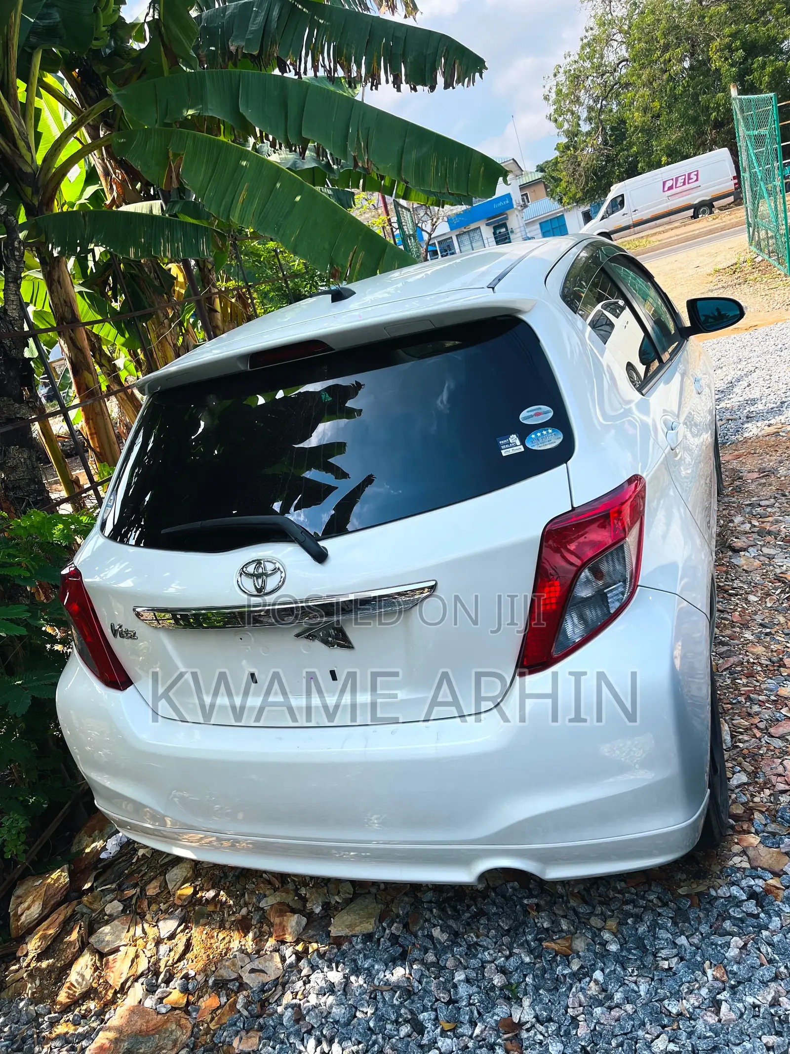 Toyota Vitz 1.3 FWD 5dr 2012 White