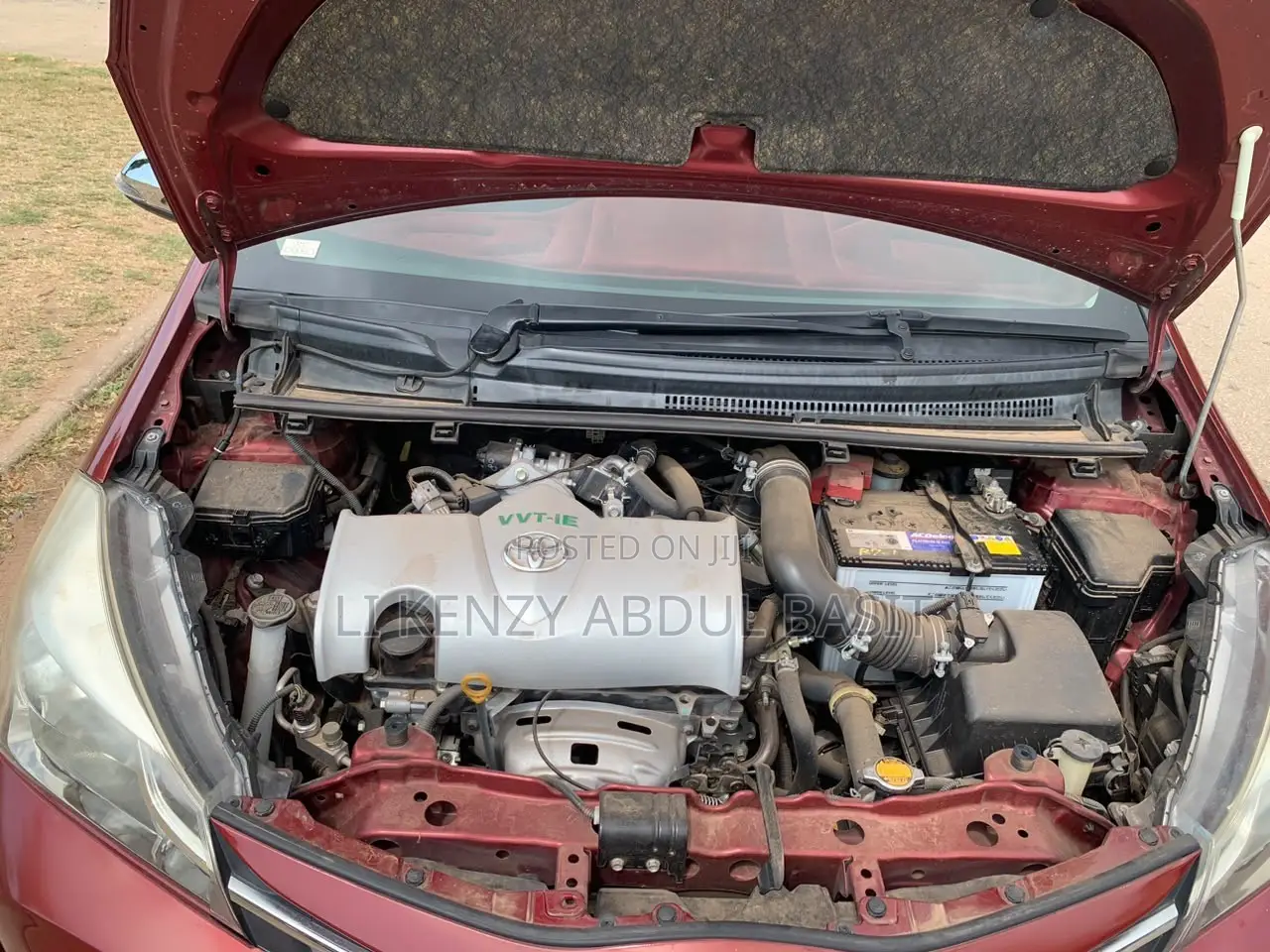 Toyota Vitz 2015 Red