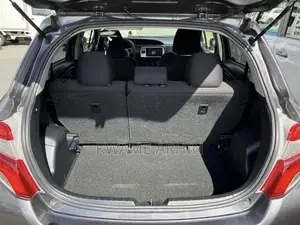 Toyota Vitz 1.3 FWD 5dr 2015 Gray