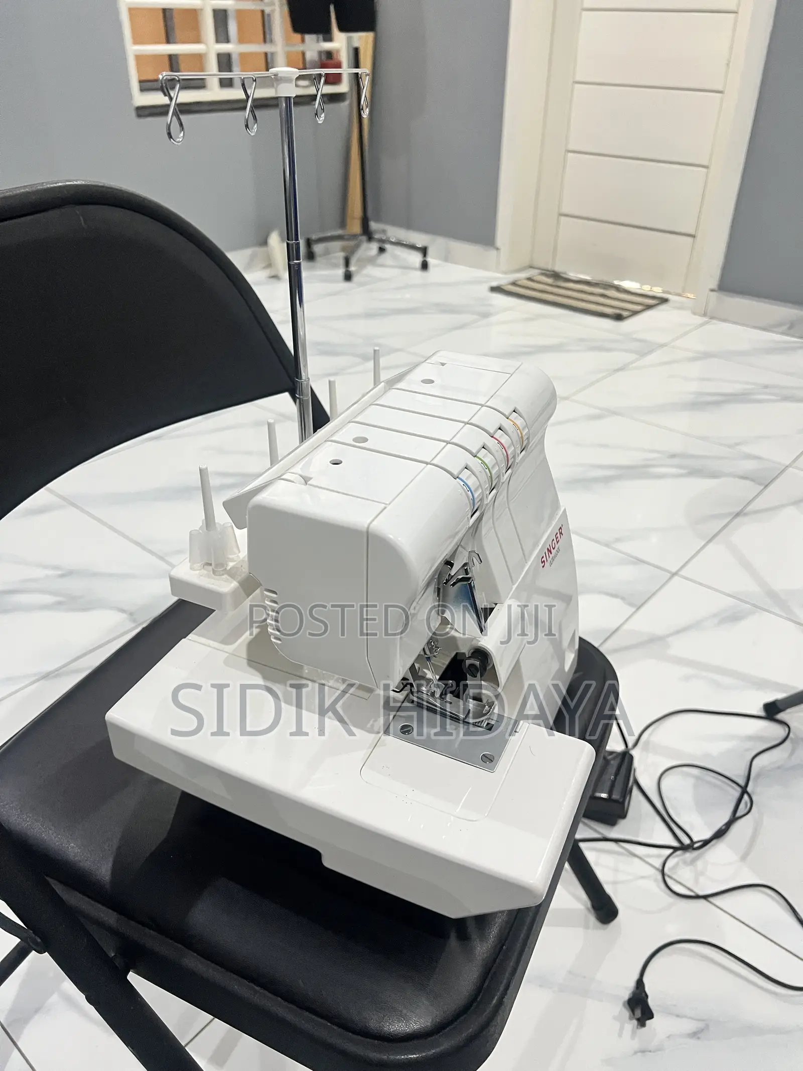 Singer Overlock Machine