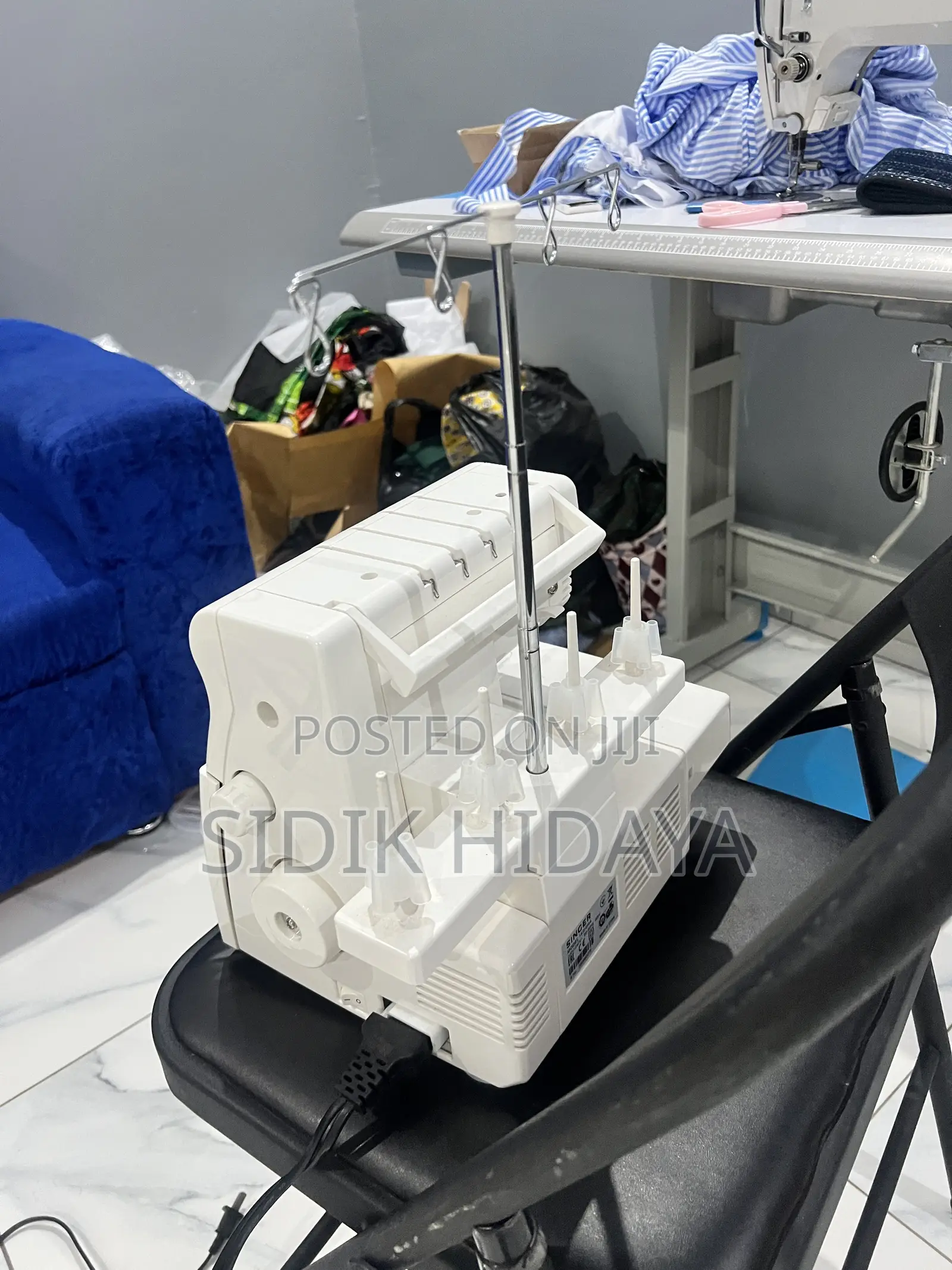 Singer Overlock Machine
