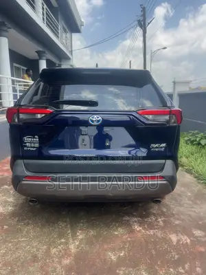 Toyota RAV4 2022 Blue