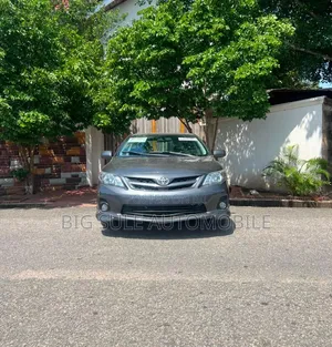 Toyota Corolla S 4dr Sedan (1.8L 4cyl 4A) 2013 Gray