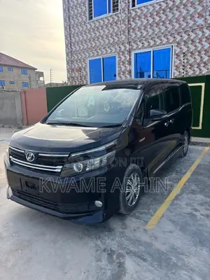 Toyota Voxy Hybrid V 2WD 7-Seater 2014 Black