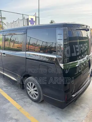 Toyota Voxy Hybrid V 2WD 7-Seater 2014 Black